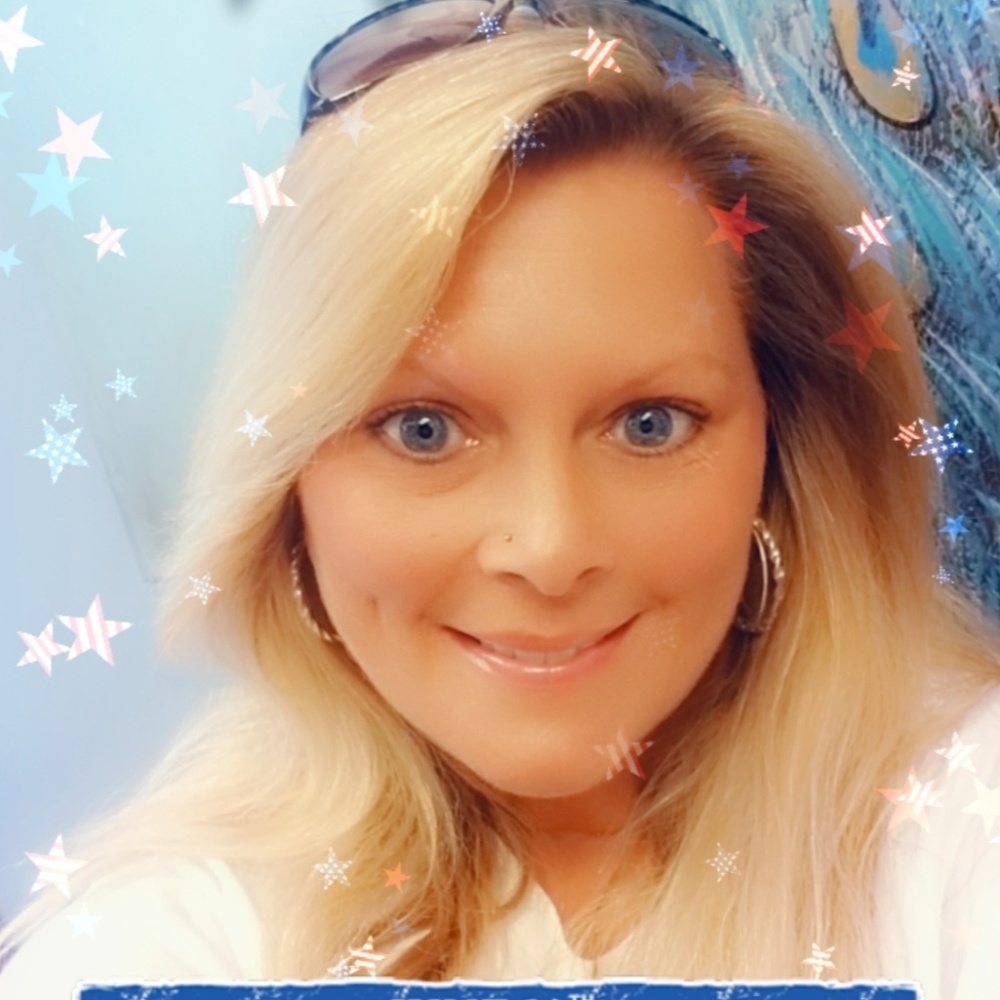 Meet your Posher, Angela